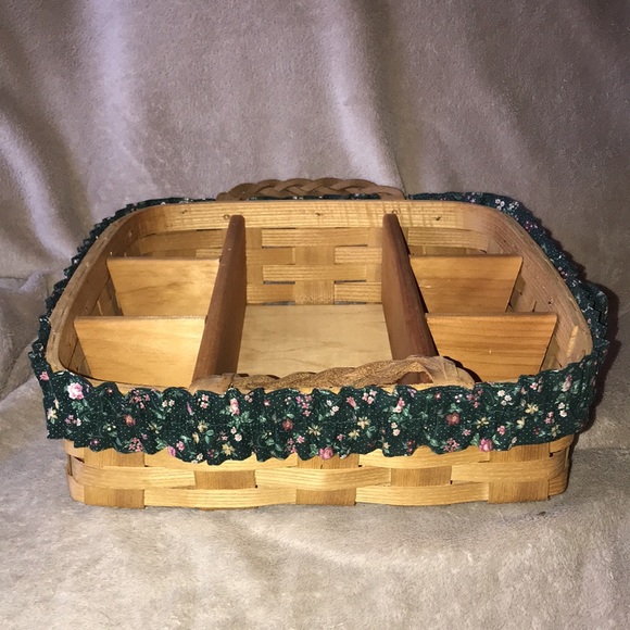 Peterboro basket 🧺 with dividers braided handles snd green floral